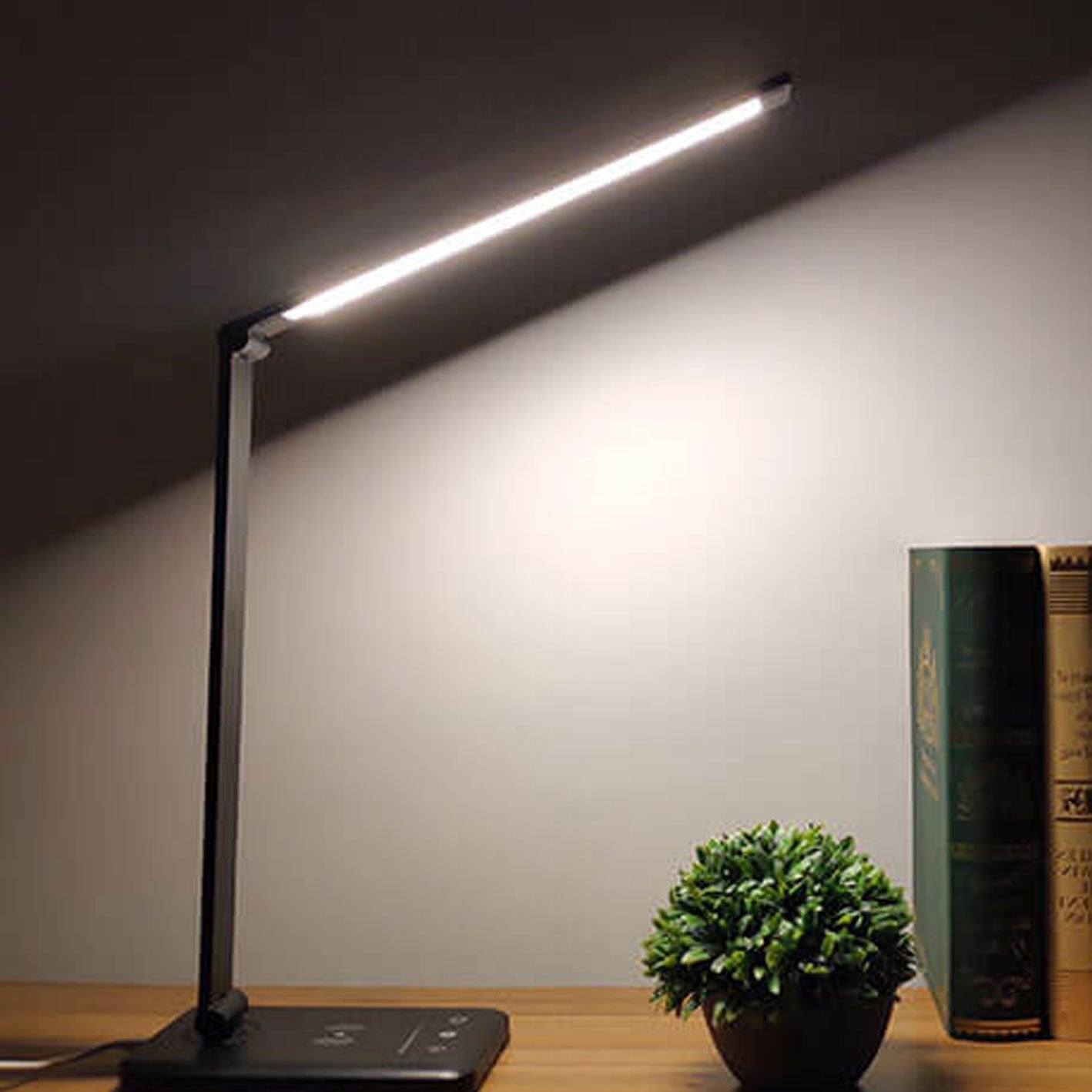 Collapsible Wireless Rechargeable LED Eye Protection Desk Lamp