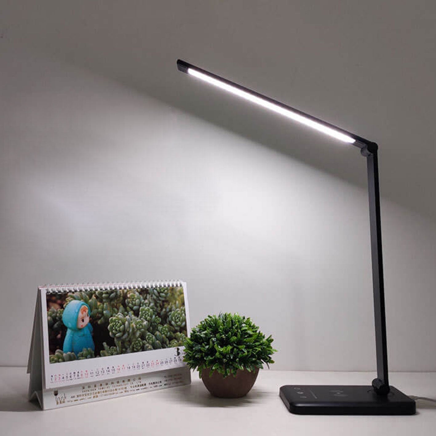 Collapsible Wireless Rechargeable LED Eye Protection Desk Lamp