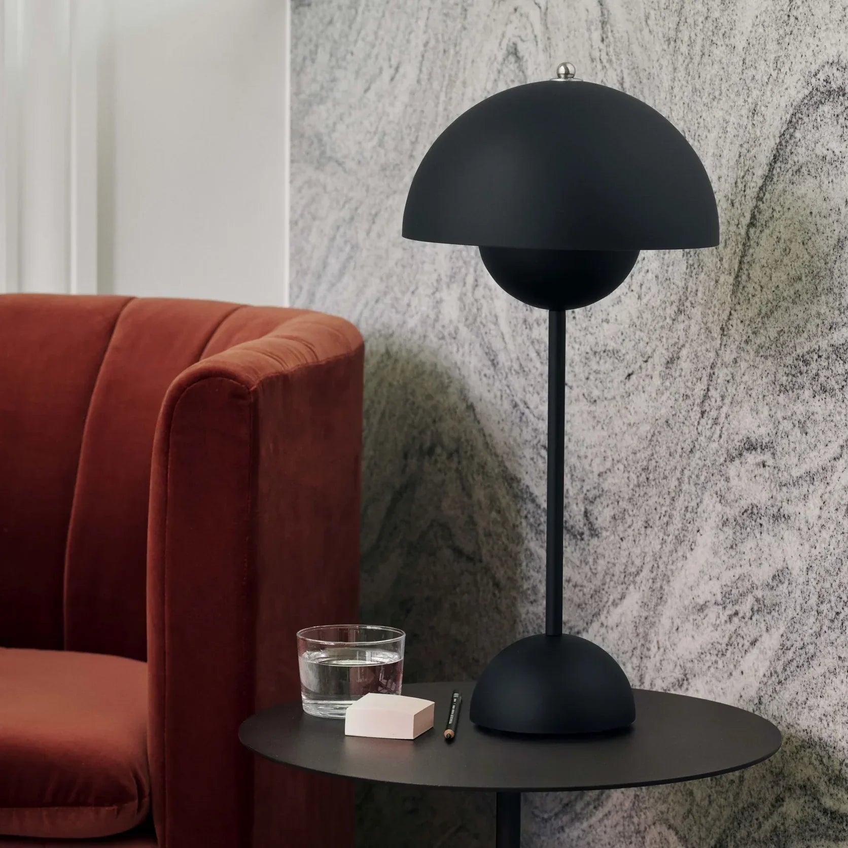 Black Truffle table lamp