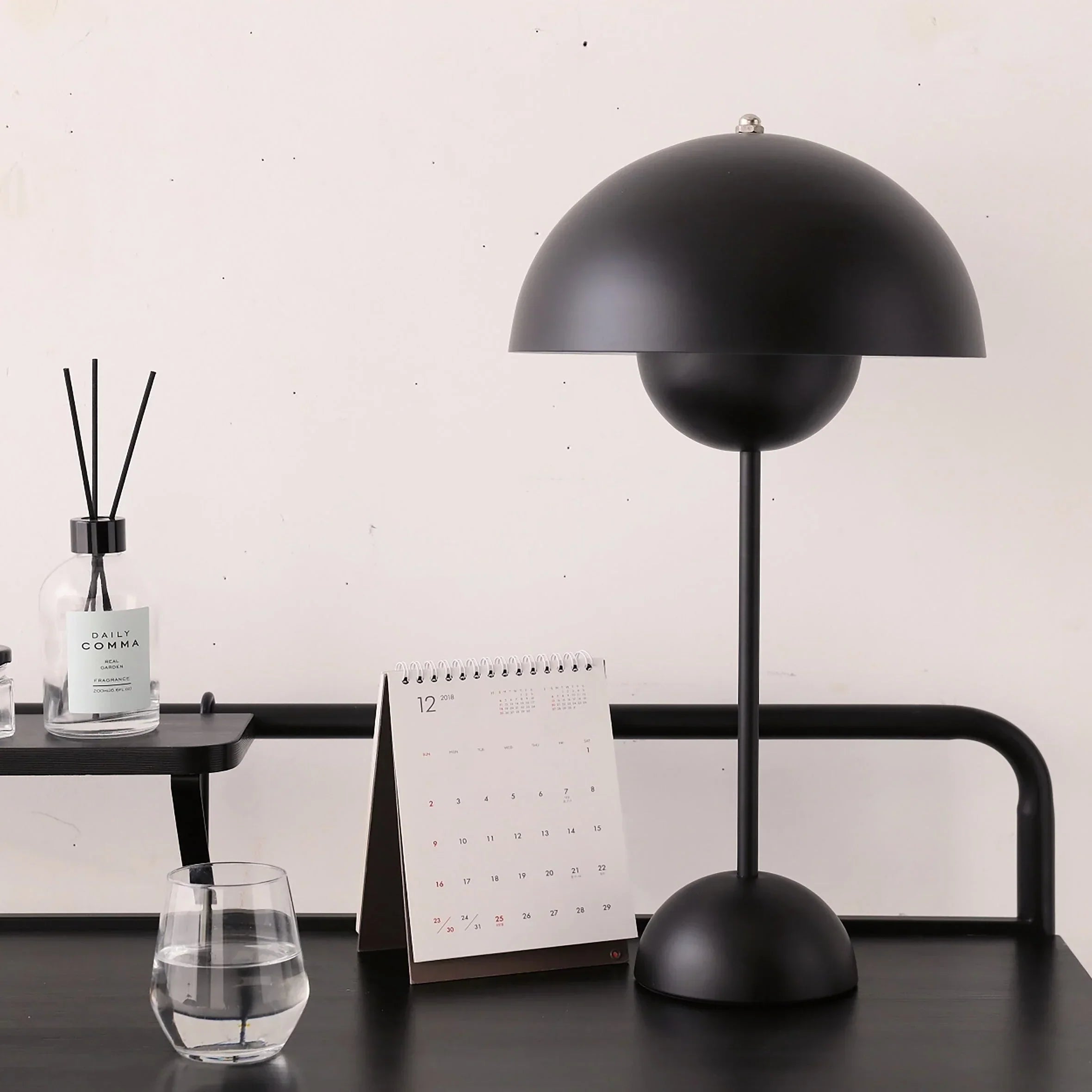 Black Truffle table lamp