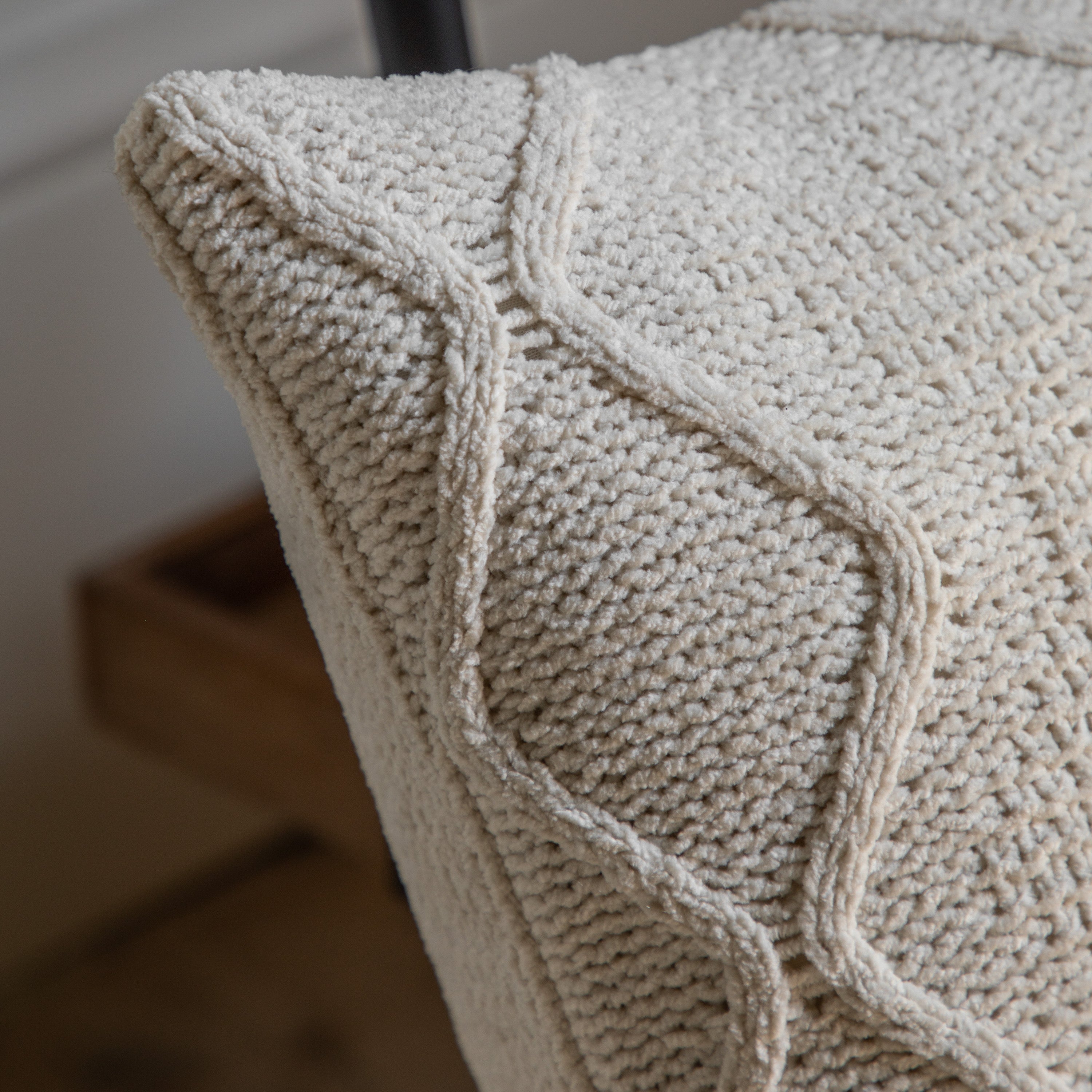 Moire Chunky Cable Knit Cushion