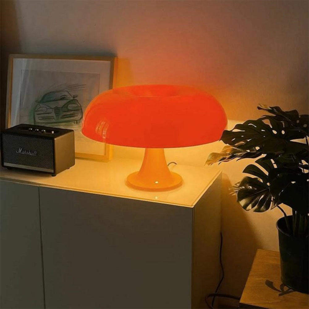 Berlin - Minimalist Table Lamp