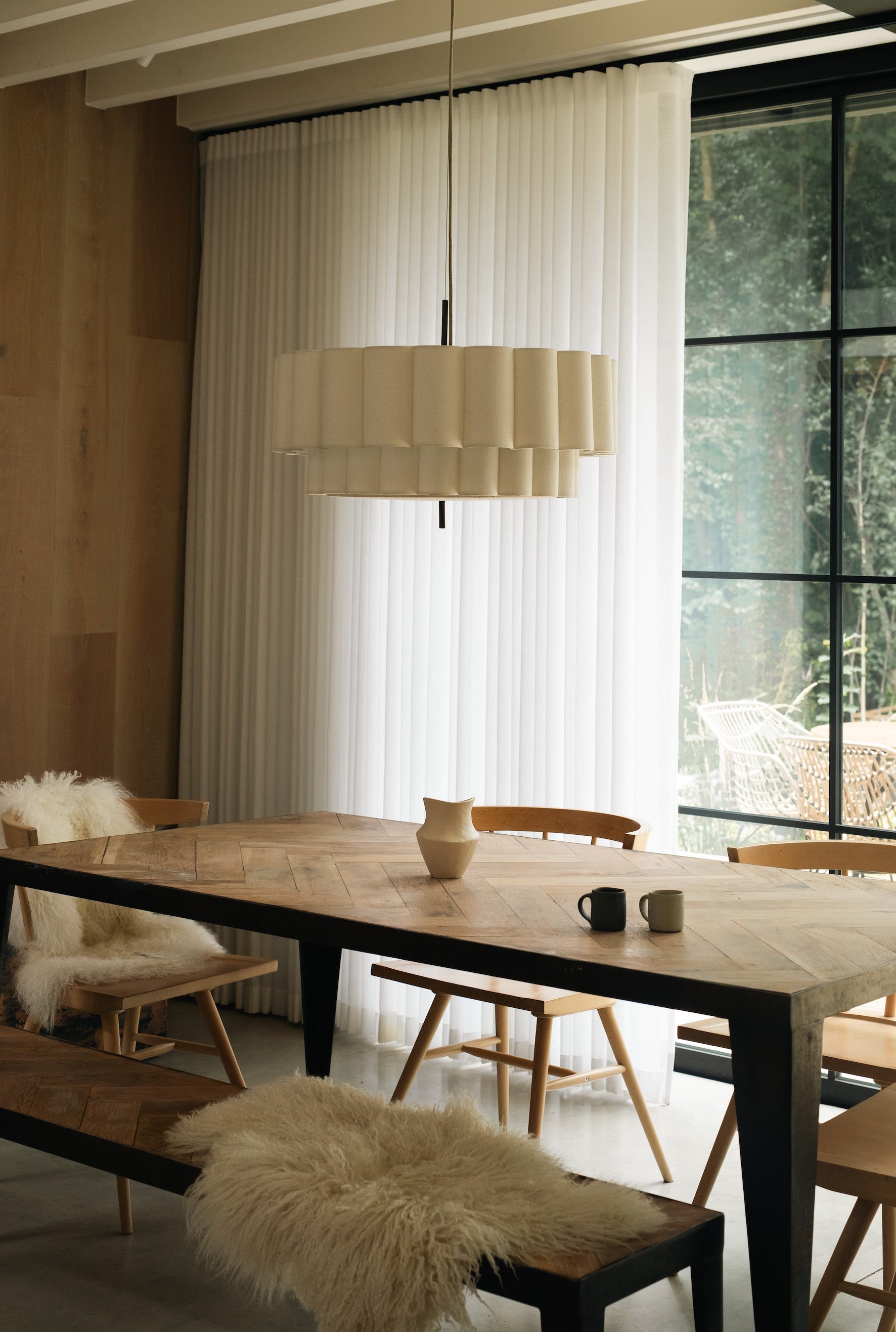 Folia - large scalloped natural linen pendant