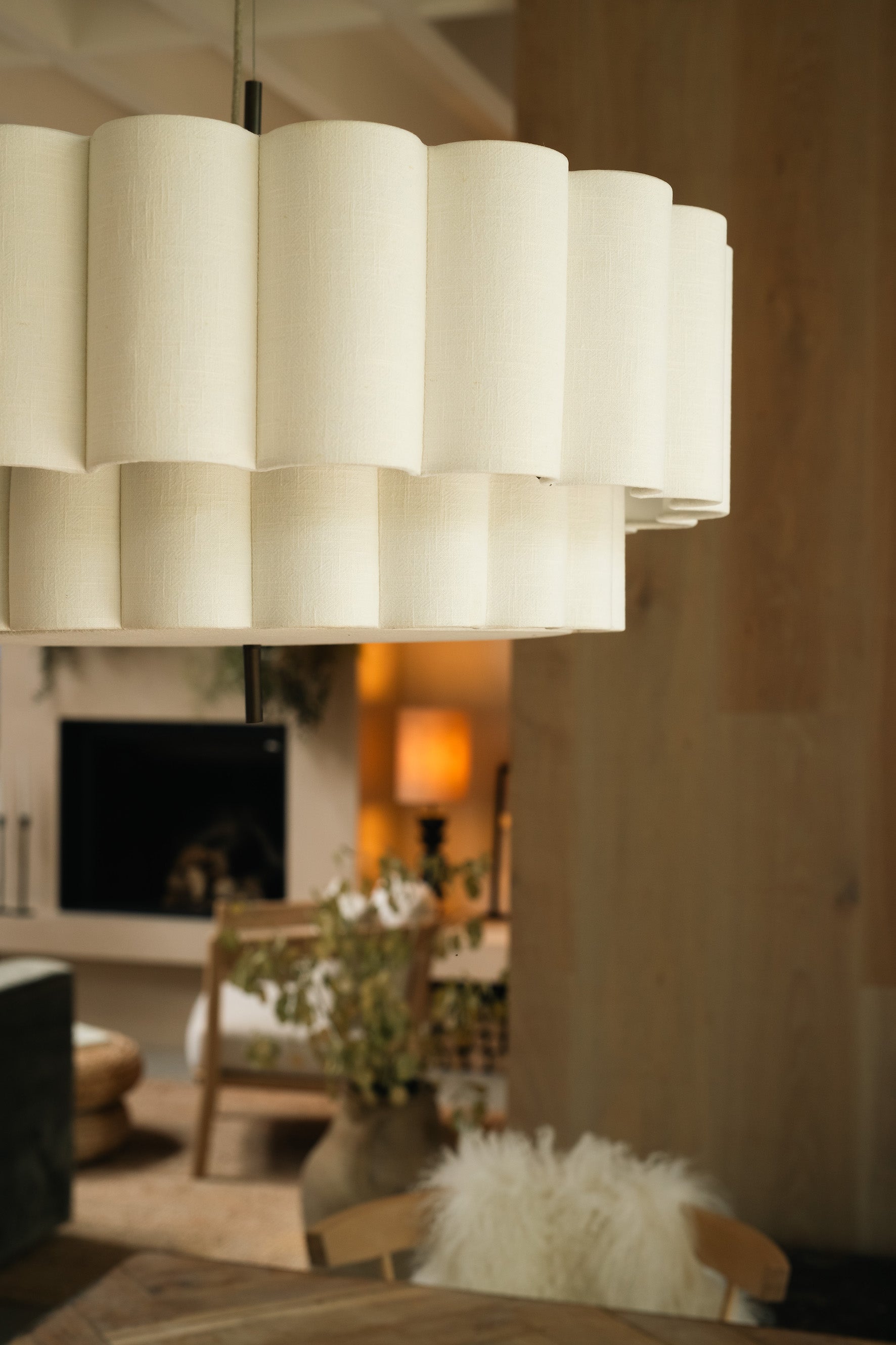 Folia - large scalloped natural linen pendant