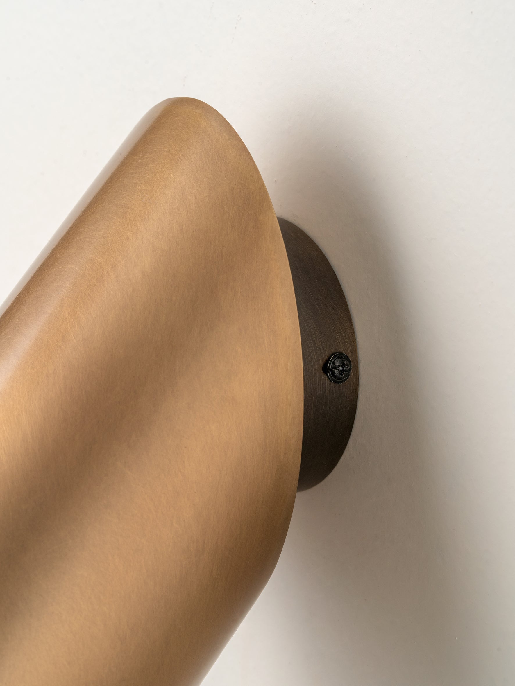 Guilla - brass angled cylinder spot light