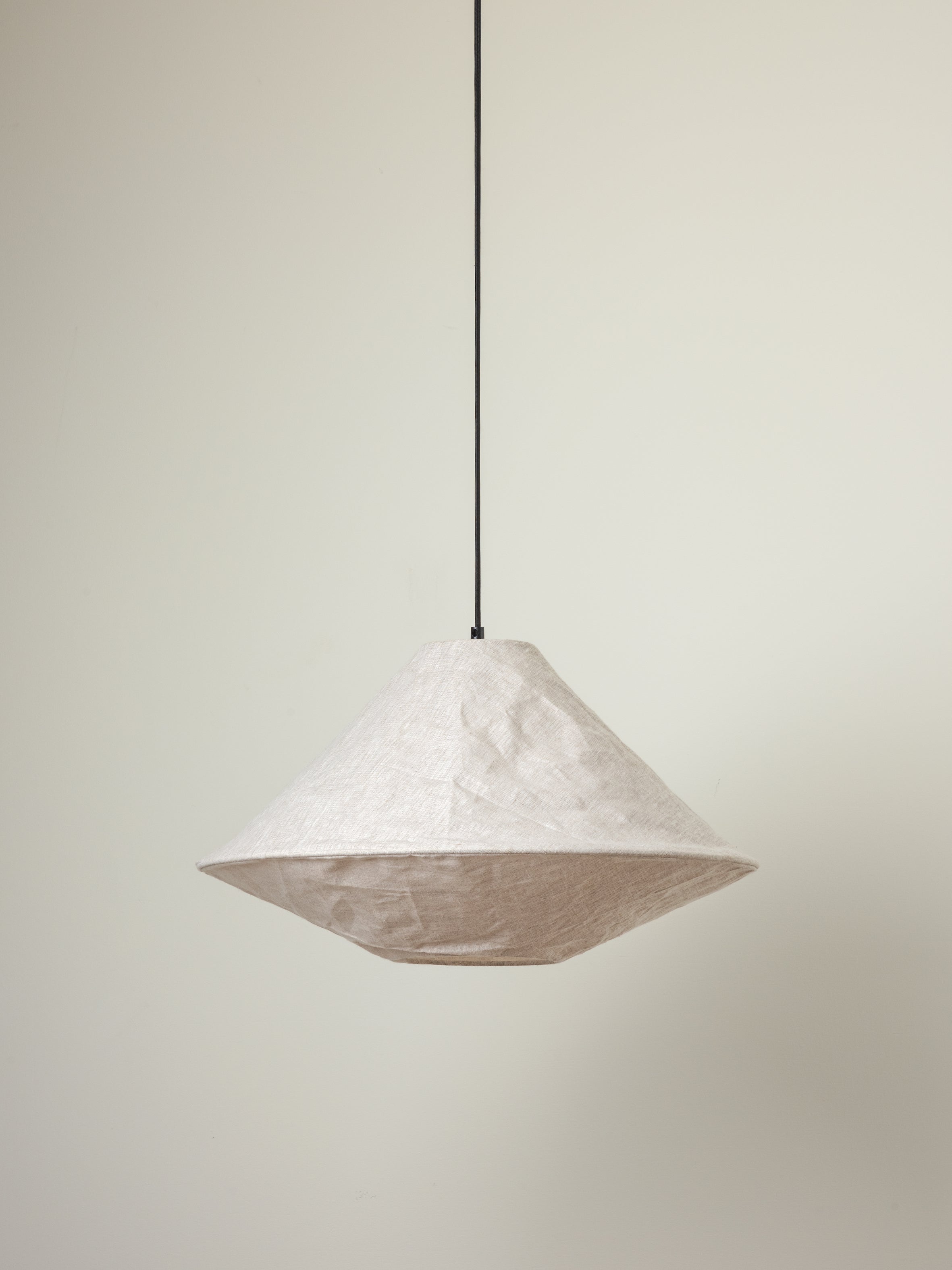 Siya - collapsible linen shade