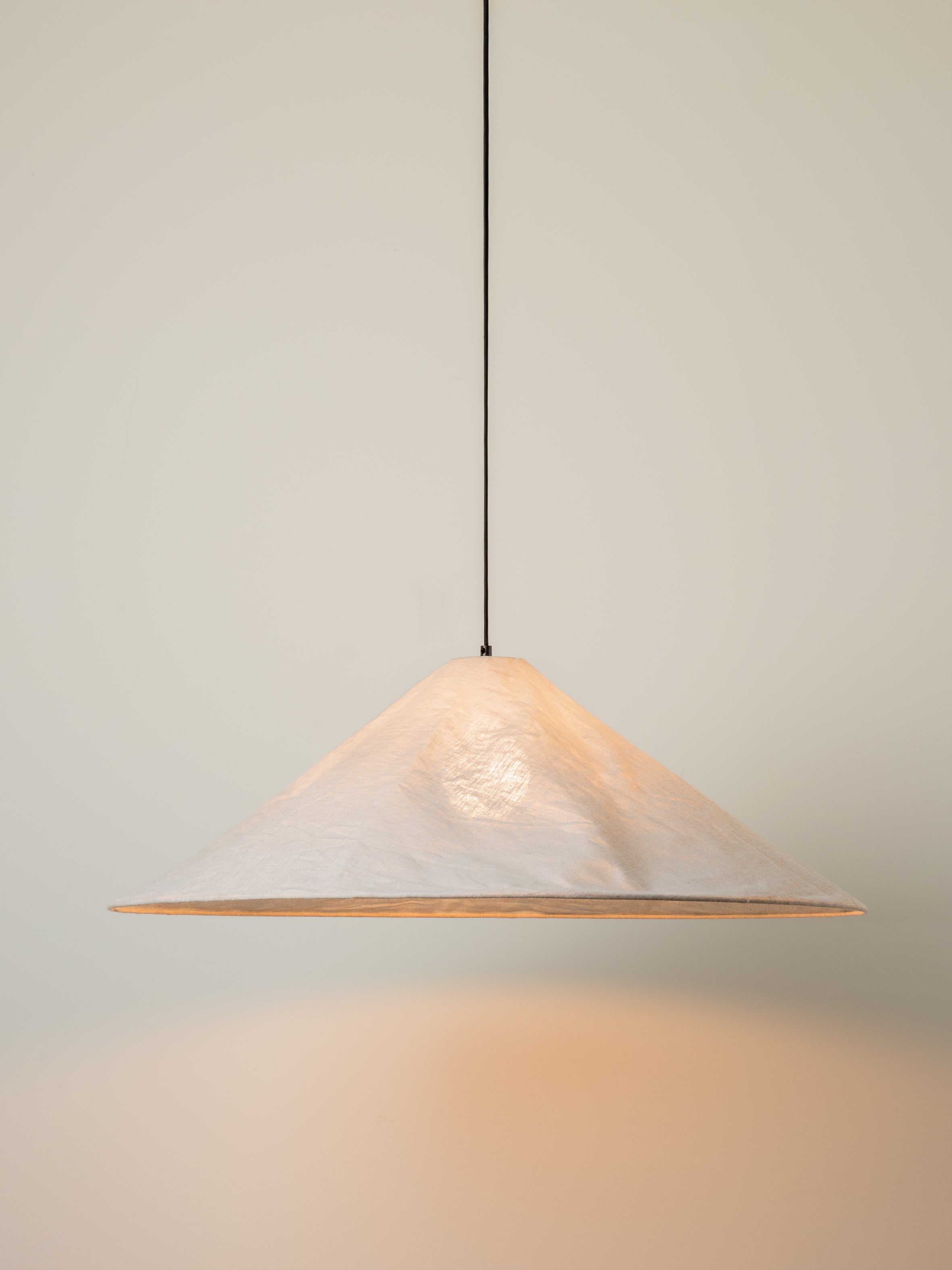 Siya - collapsible oversized linen shade