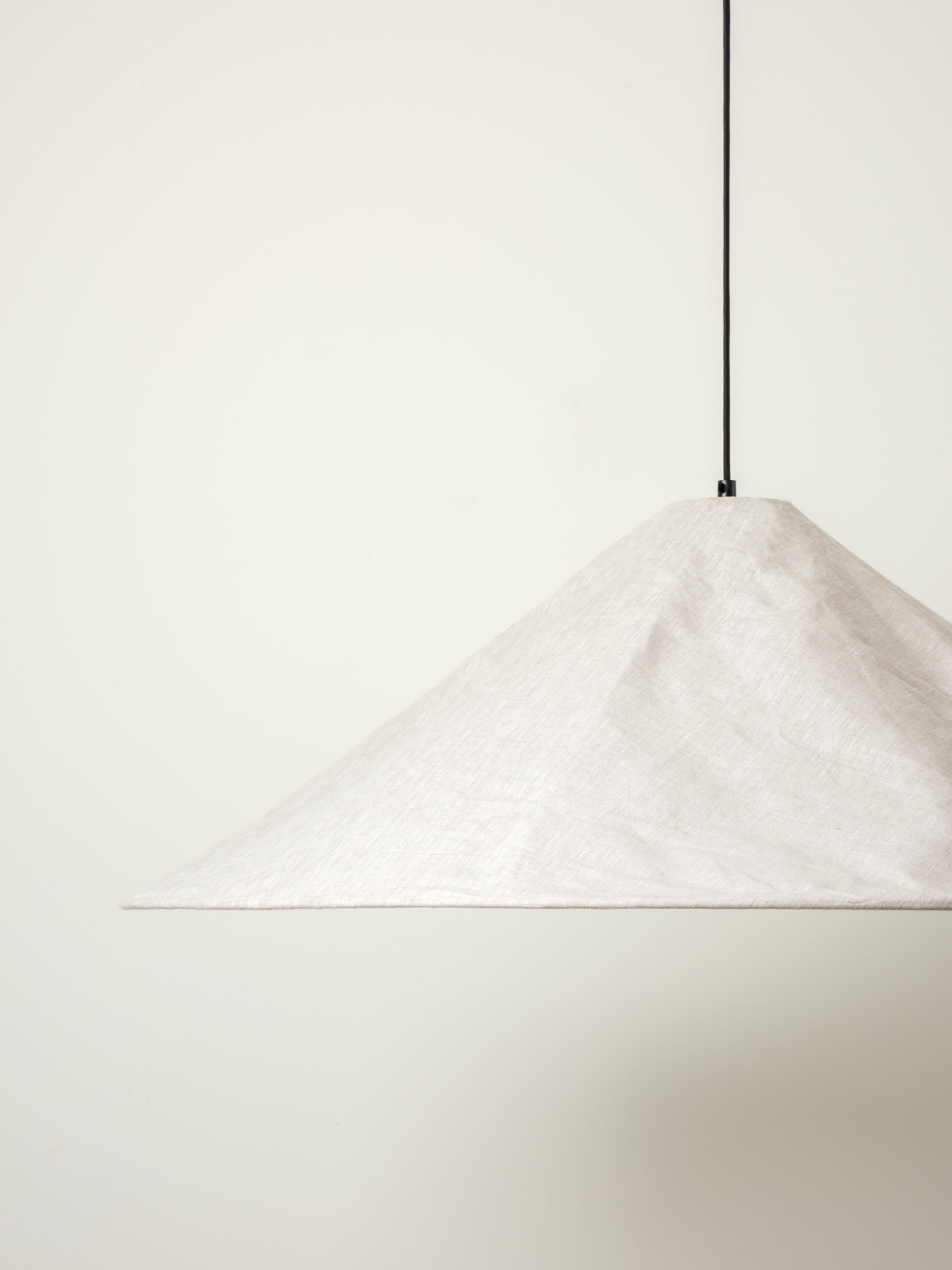 Siya - collapsible oversized linen shade