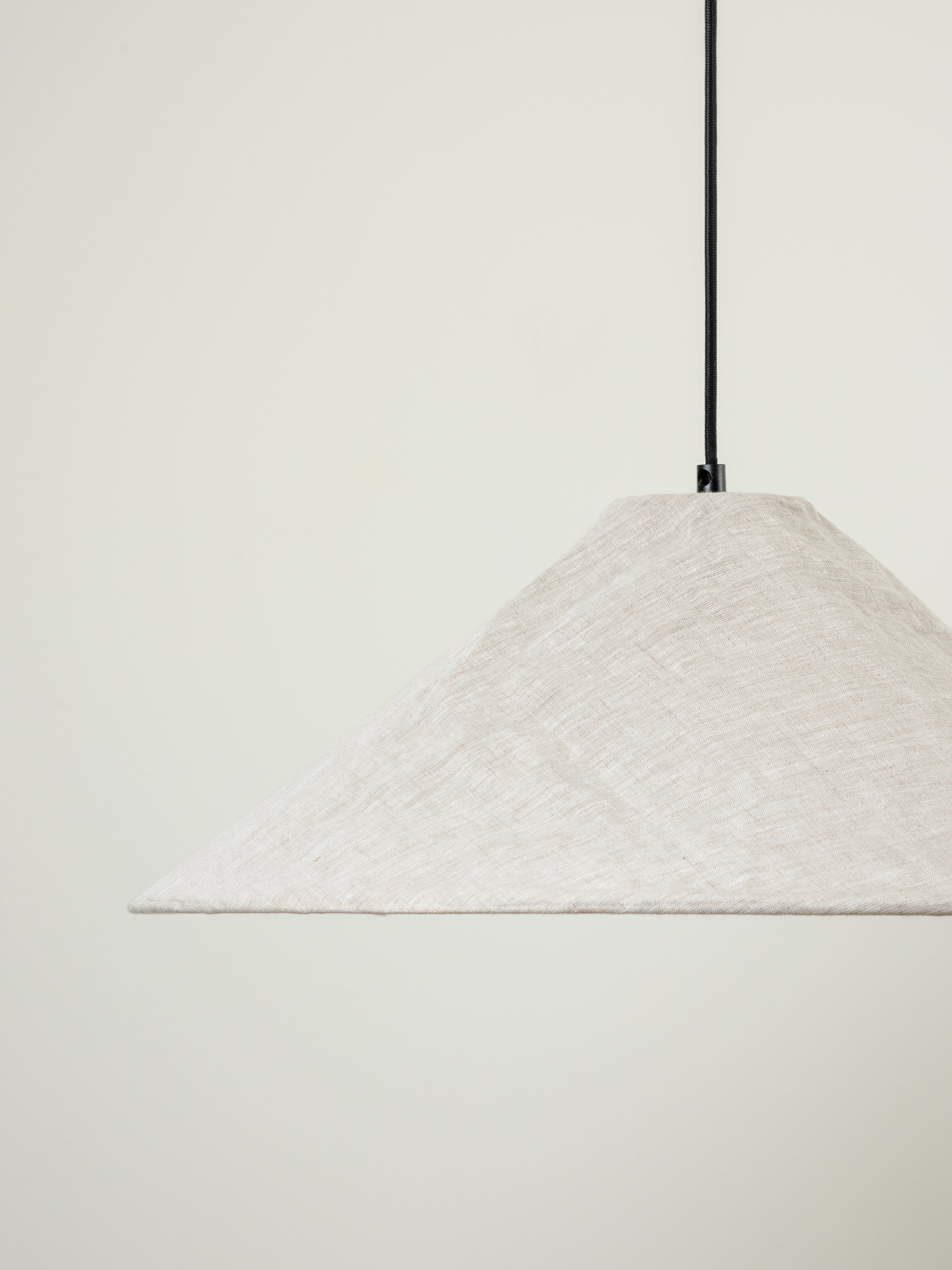 Siya - collapsible large linen shade