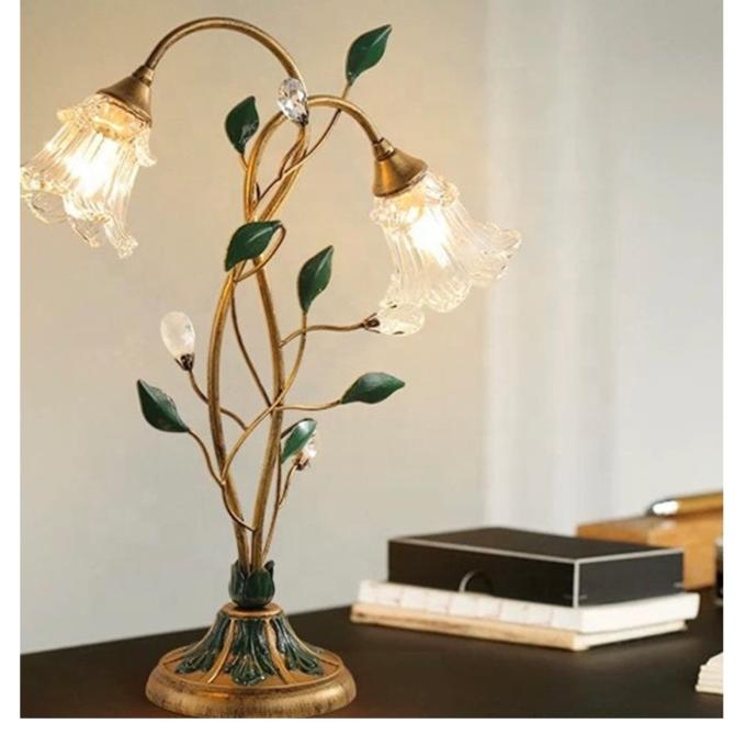 Belle French Flower Table Lamp – Stylish Decorative Lighting for Home