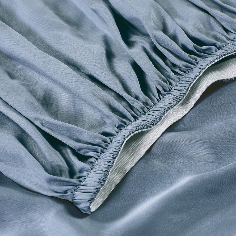 Illumina Home – Midnight blue Eucalyptus Lyocell Fitted Sheet